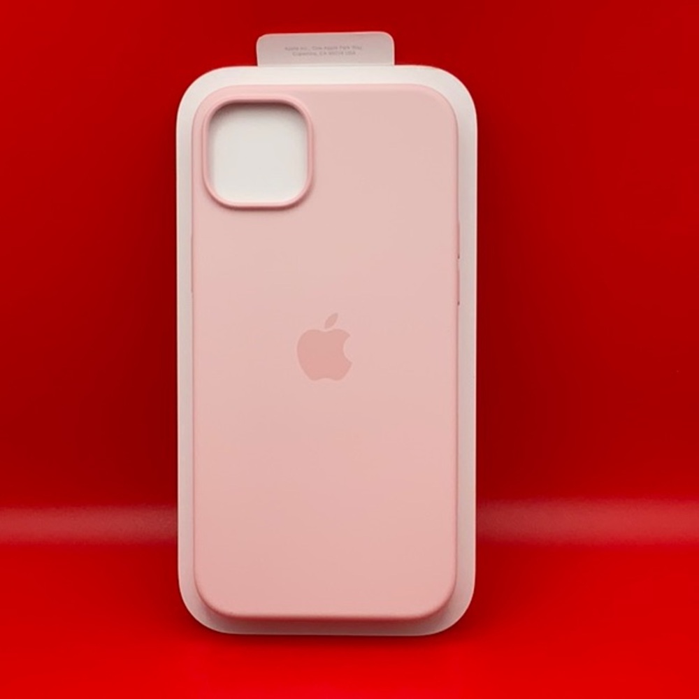 #65 New in Box Apple Light Pink Silicone Phone Case for IPhone 14 Plus